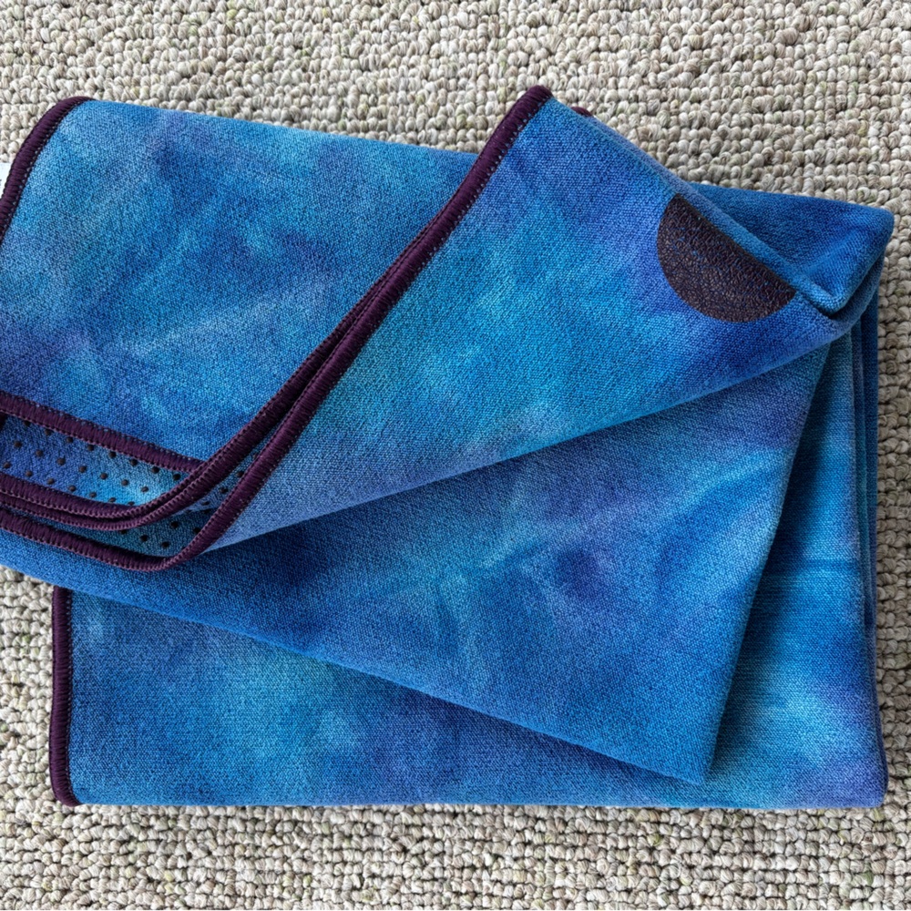Manduka Skidless by yogitoes full size yoga mat towel